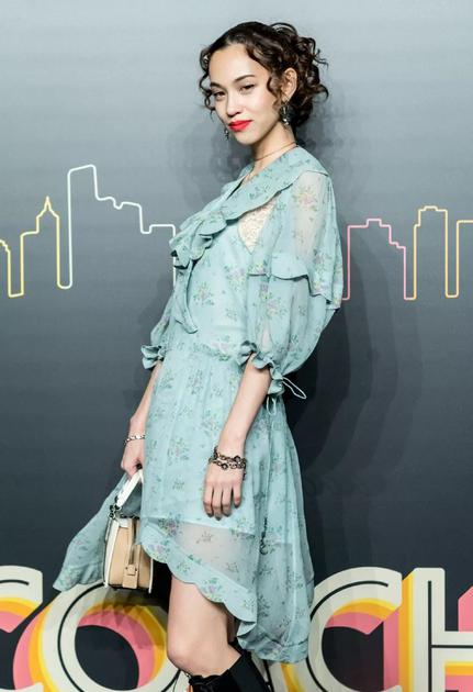 水原希子