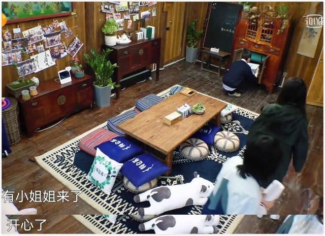 同是不相识,为何却感觉张子枫与谭松韵相见恨晚,何炅一语破的