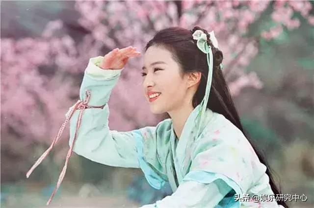 厉害了,刘亦菲是如何拿下阿玛尼代言?