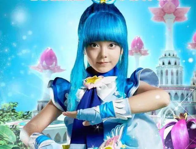 她8岁出道,因小魔仙走红,14岁搭档吴京,如今已成国民闺女