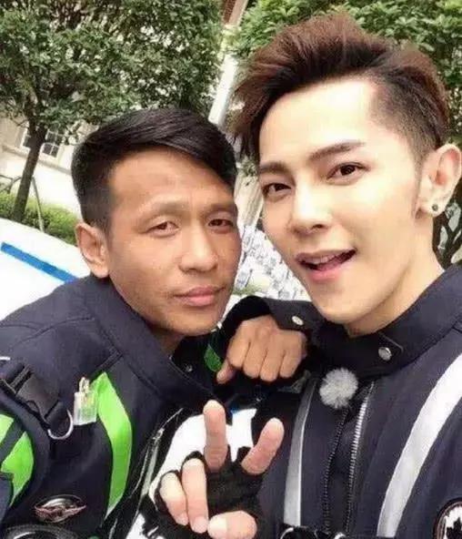 “以为是长辈,其实是同岁”,罗志祥那组忍了,宋小宝那组差太多