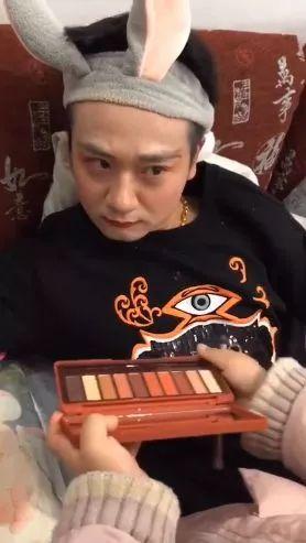 叫你生女儿!叫你生女儿!哈哈哈…连岳云鹏都逃不过被闺女玩坏的命运