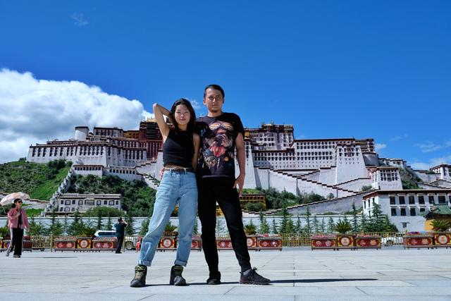 环游中国需要多少钱?开摩托车环游中国的小情侣来回答你