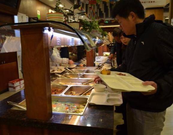 5元自助餐走红网络,必须吃完并且要自己洗碗,想挑战吗?