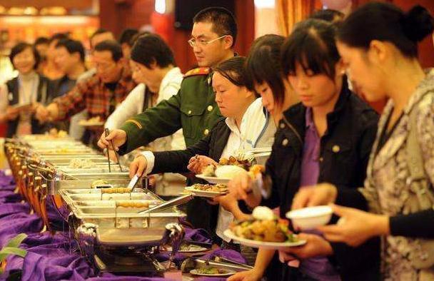 5元自助餐走红网络,必须吃完并且要自己洗碗,想挑战吗?