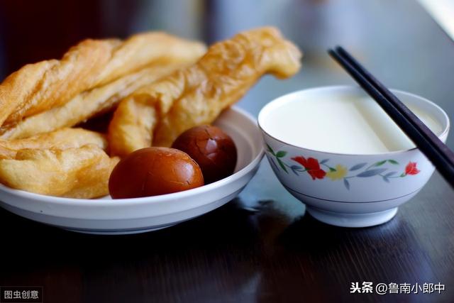 别再吃这三种早餐了,没营养,还容易发胖!