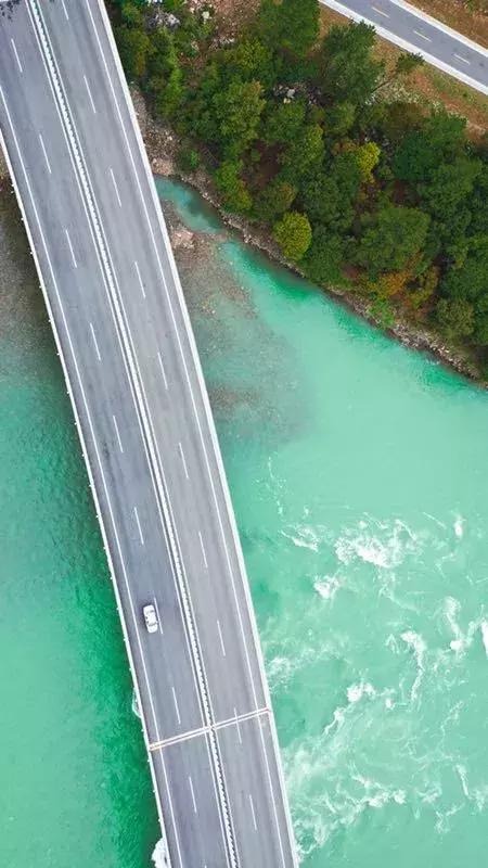 中国唯一不收费高速公路,5小时能看遍世间最美风景