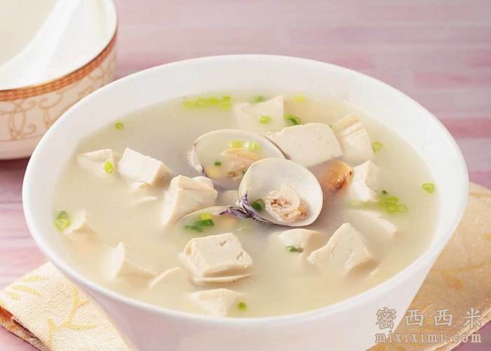 豆腐配花蛤，成就一锅神仙汤，美味清淡健康少