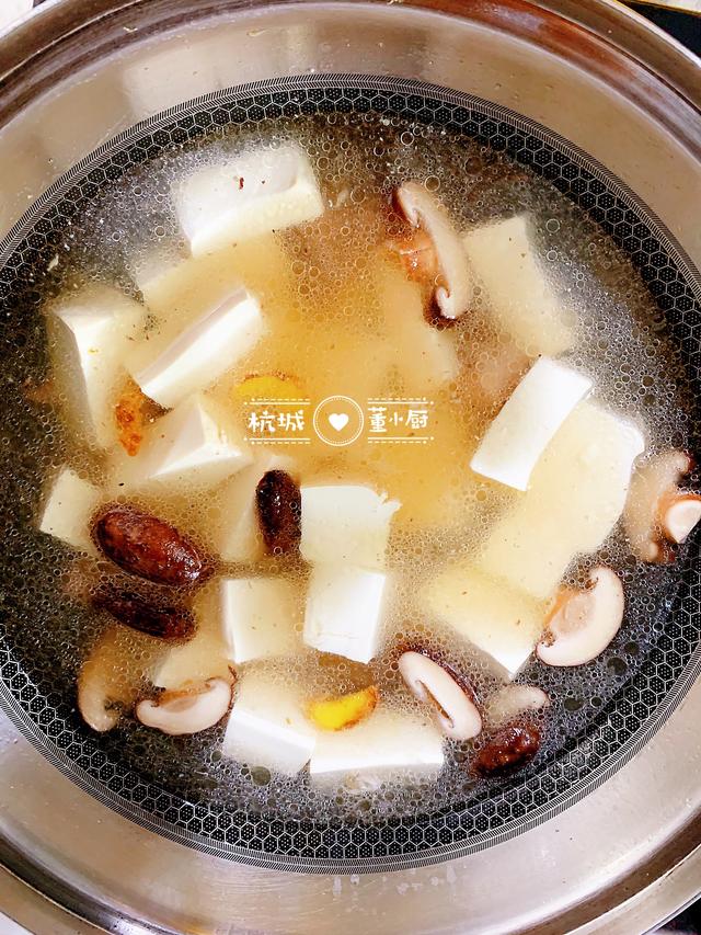 豆腐配花蛤,成就一锅神仙汤,美味清淡健康少油,多吃也不怕胖!