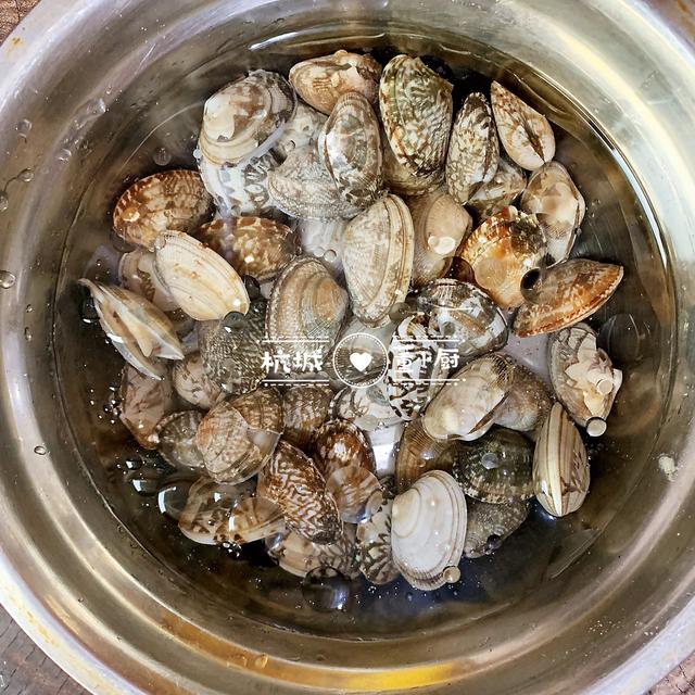 豆腐配花蛤,成就一锅神仙汤,美味清淡健康少油,多吃也不怕胖!