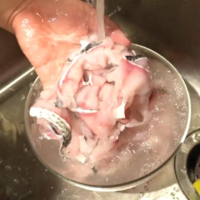 鱼片Q弹滑嫩的秘诀全在这,记住这些步骤鱼片滑的筷子都夹不起来