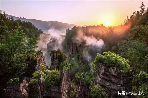 不输亚丁,媲美九寨沟!这个未被开荒的仙境,美到空气都凝固