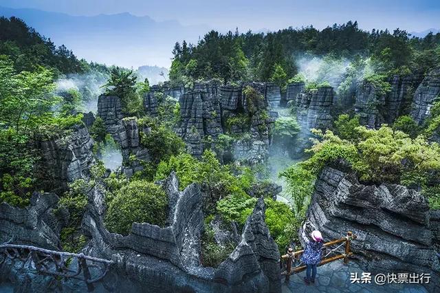 不输亚丁,媲美九寨沟!这个未被开荒的仙境,美到空气都凝固