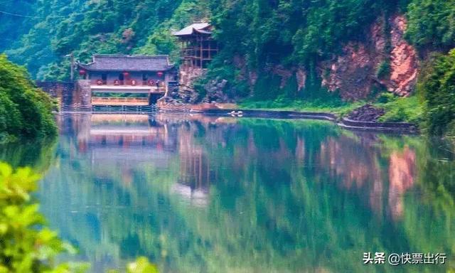 不输亚丁,媲美九寨沟!这个未被开荒的仙境,美到空气都凝固