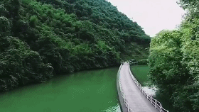 不输亚丁,媲美九寨沟!这个未被开荒的仙境,美到空气都凝固