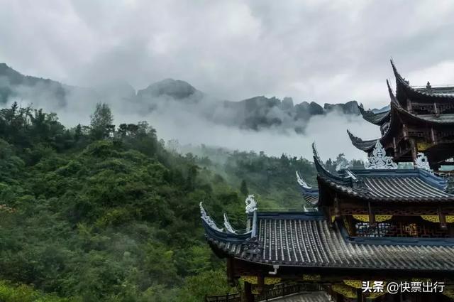 不输亚丁，媲美九寨沟！这个未被开荒的仙境，美到空气都凝固