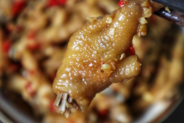 爱吃蒜香鸡爪快收藏,做法配料全告诉你,喷香Q弹,学会不用买了