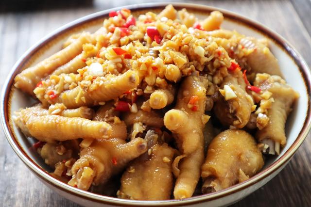 爱吃蒜香鸡爪快收藏,做法配料全告诉你,喷香Q弹,学会不用买了