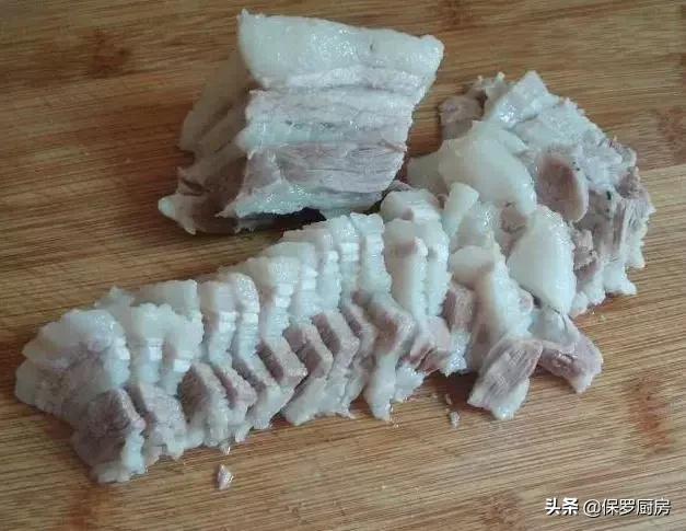 原汁原味的“白切肉”做法，肉质细嫩，肥而不腻，肉香诱人！