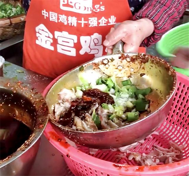 老成都人最爱吃的苍蝇馆子,一到饭点人满为患,专门开车都要吃
