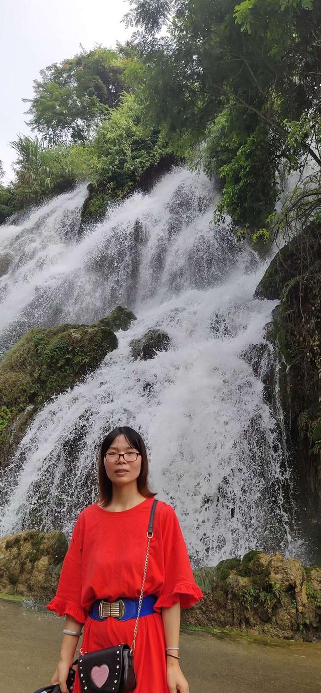 八月,穿越那片花海那湾水