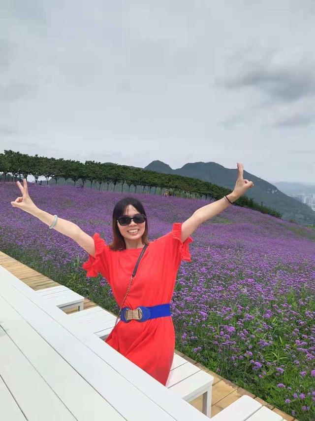 八月,穿越那片花海那湾水