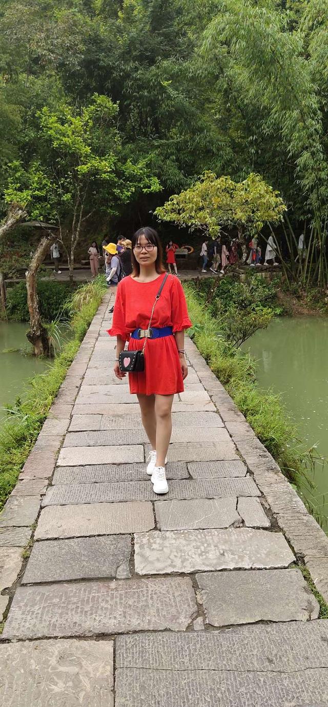 八月,穿越那片花海那湾水
