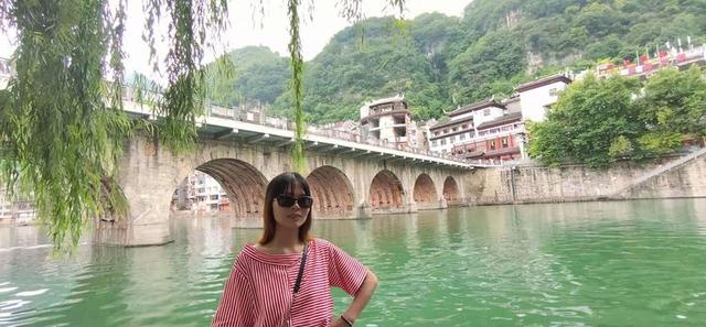 八月,穿越那片花海那湾水