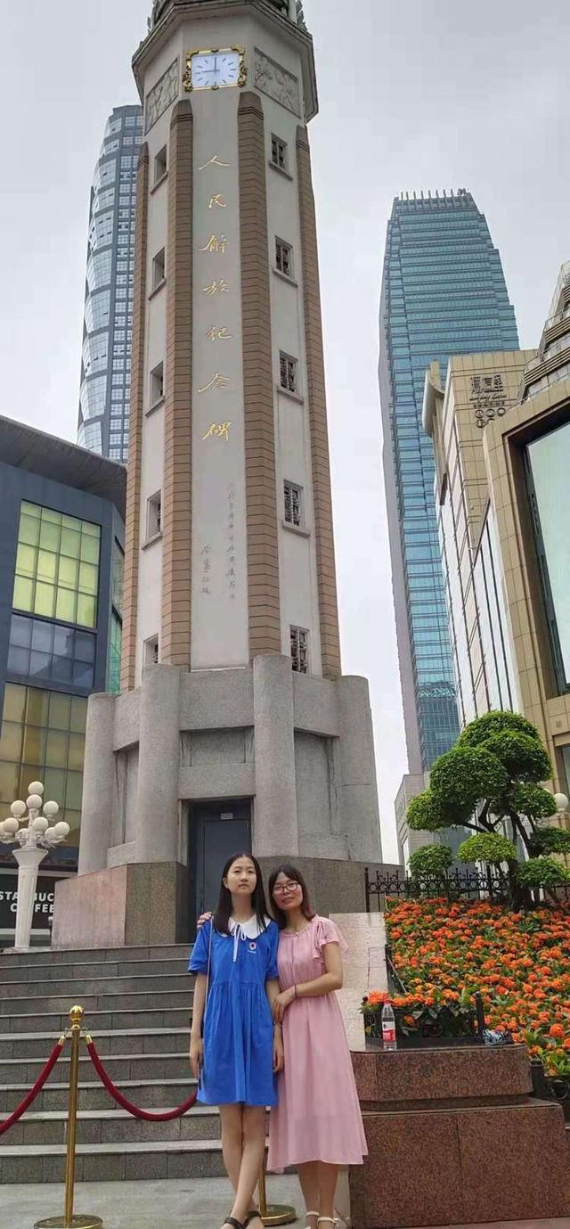 八月,穿越那片花海那湾水