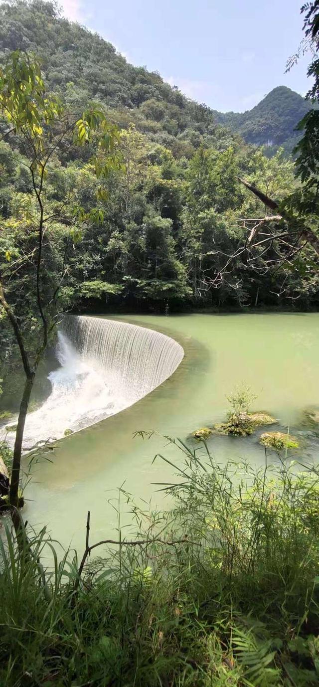 八月，穿越那片花海那湾水