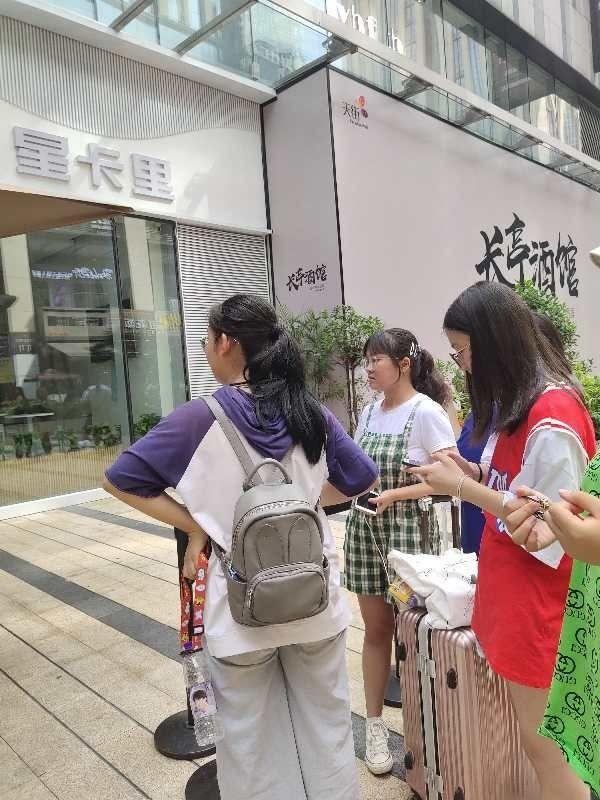 八月,穿越那片花海那湾水