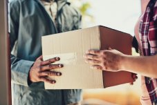 中国电商繁荣的背后：快递包装造成的环境问题亟待解决