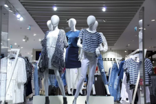商场里的服装品牌是不是太多了？听听法国人怎么想